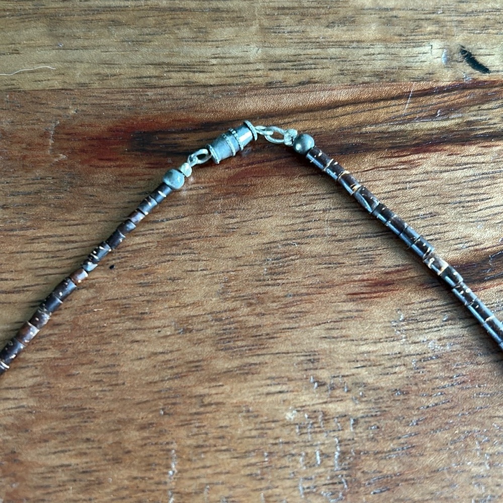 Handmade Elegant Sterling Silver Cross Pendant Necklace with Intricate Design - Picture 5 of 9